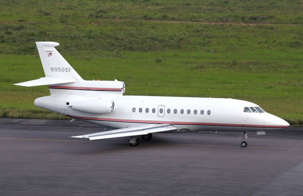 Falcon 900